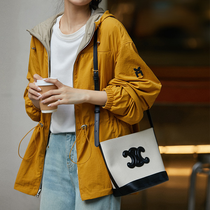 通勤黑科技异色双面穿连帽休闲外套短款女式上衣2026春季新款女装